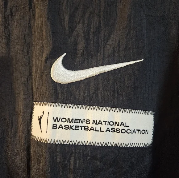 Nike Women's WNBA Black Woven Jacket: LIMITED EDITION: NEW WITH TAGS: SIZE XL - Picture 2 of 9